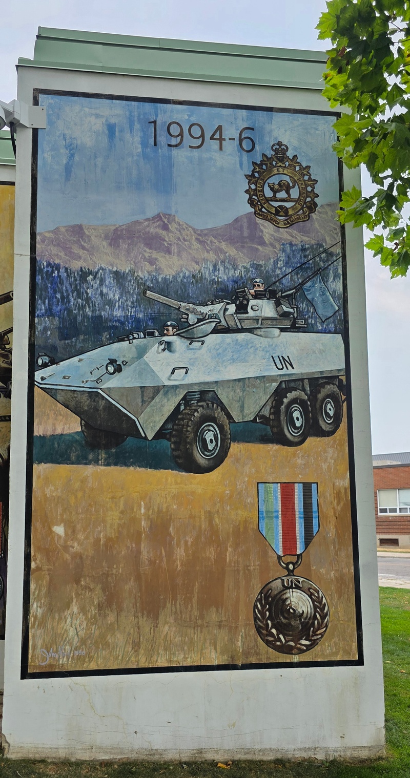 mural in Oshawa by artist unknown.