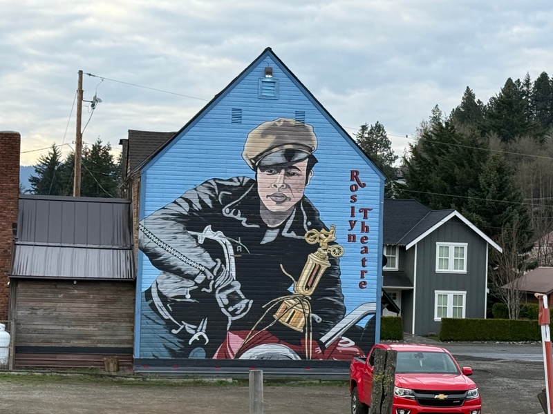 mural in Roslyn by artist unknown.