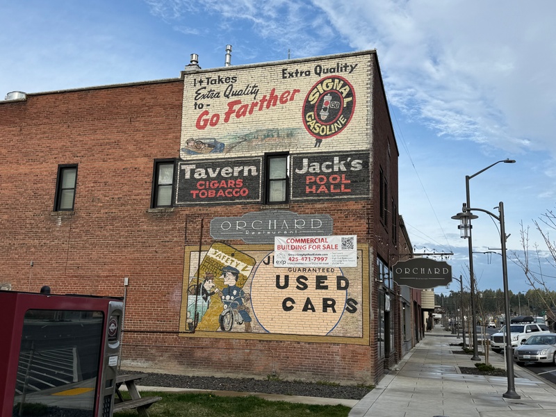 mural in Cle Elum by artist unknown.