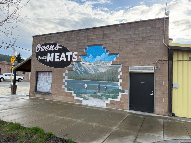 mural in Cle Elum by artist unknown.