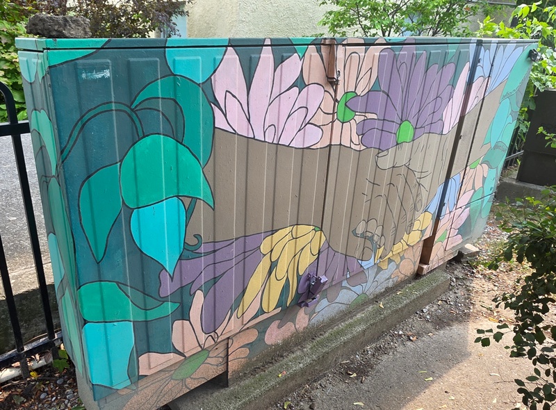 mural in Toronto by artist unknown.