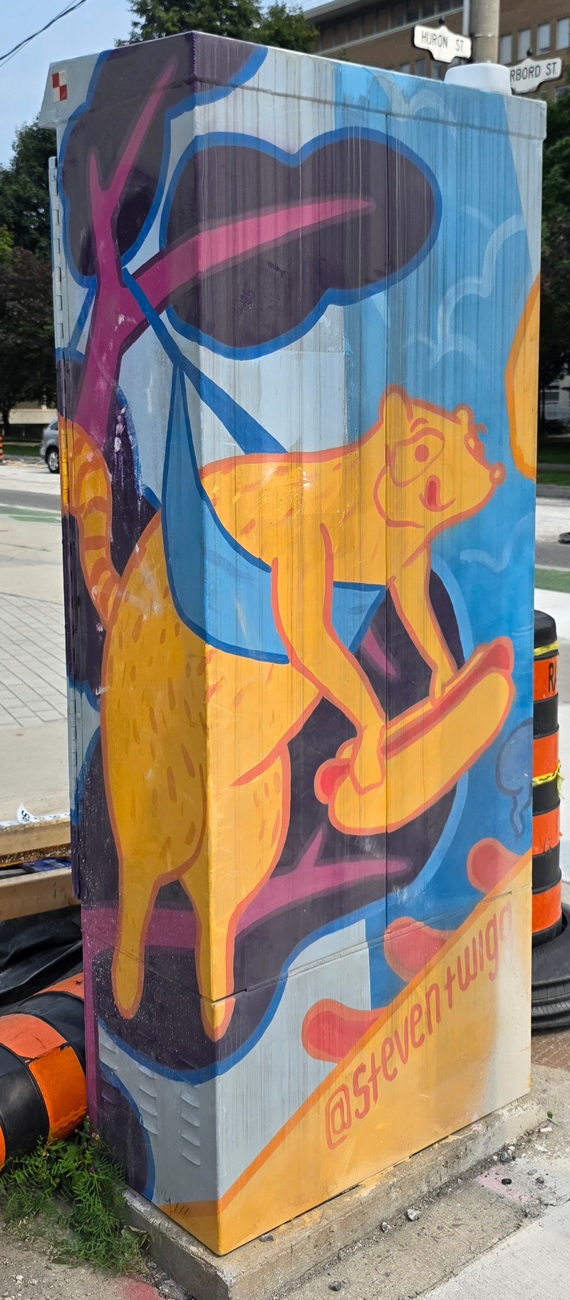 mural in Toronto by artist unknown.