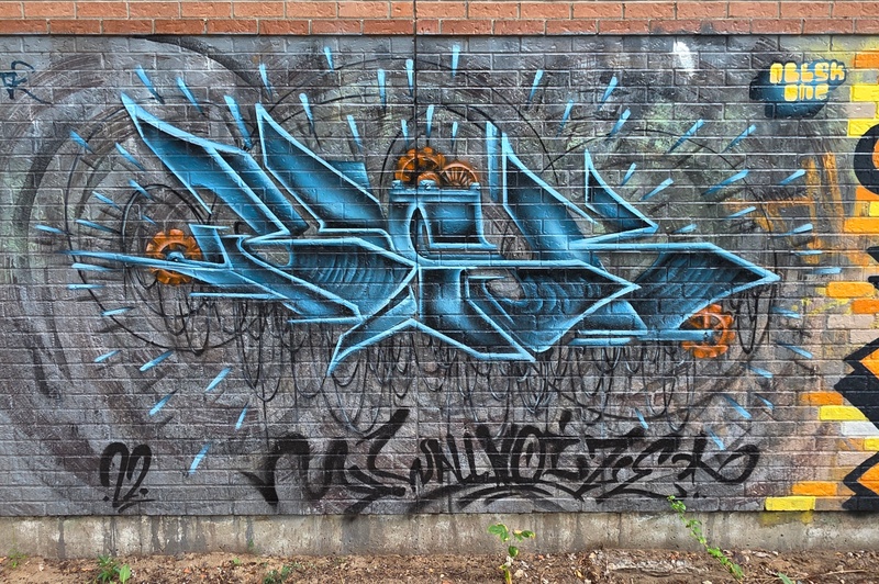 mural in Toronto by artist unknown.