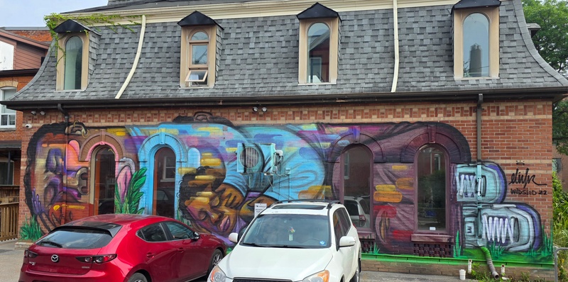 mural in Toronto by artist unknown.