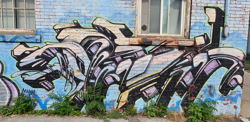mural in Toronto by artist unknown.