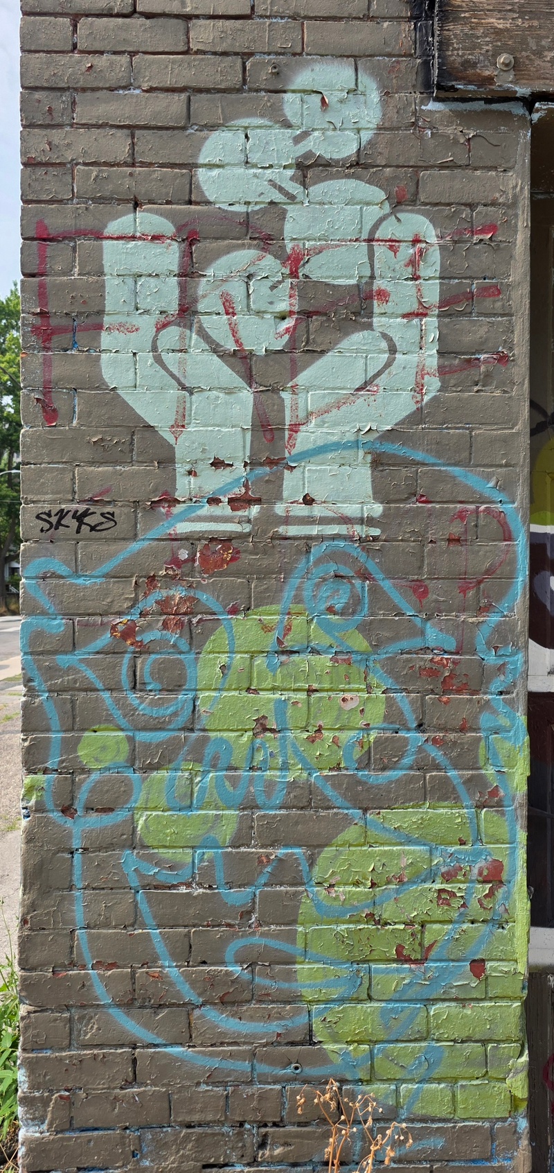 mural in Toronto by artist unknown.