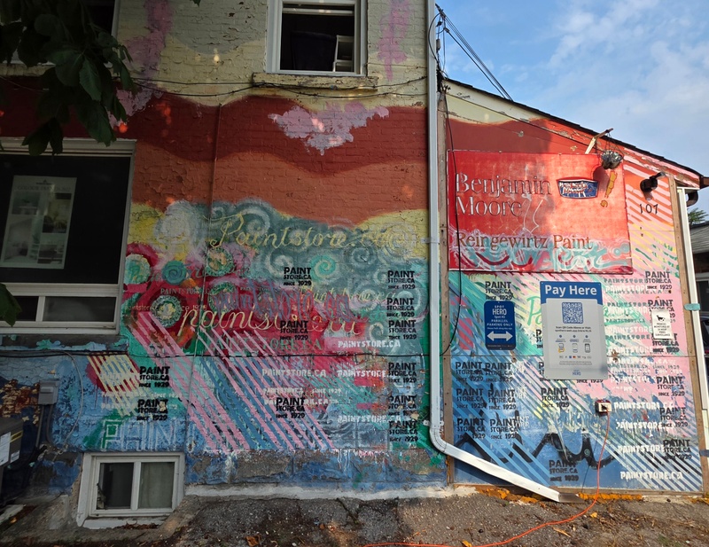 mural in Toronto by artist unknown.