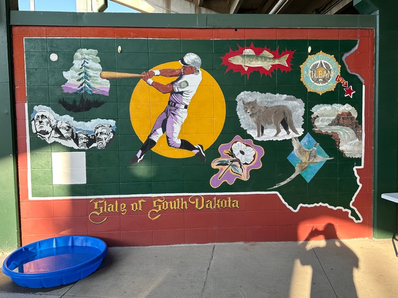mural in Sioux Falls by artist unknown.