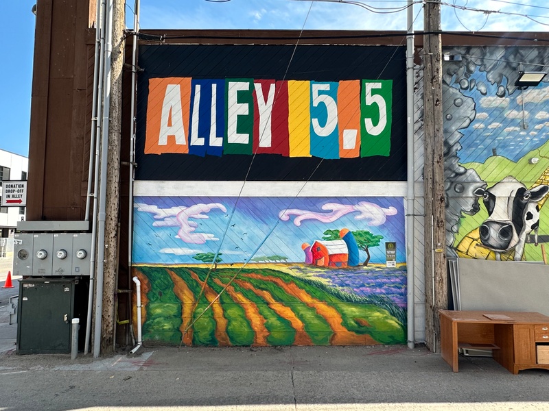 mural in Bismarck by artist unknown.