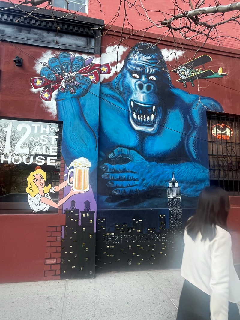 mural in New York by artist unknown.