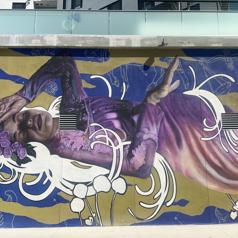 mural in Long Beach by artist unknown.