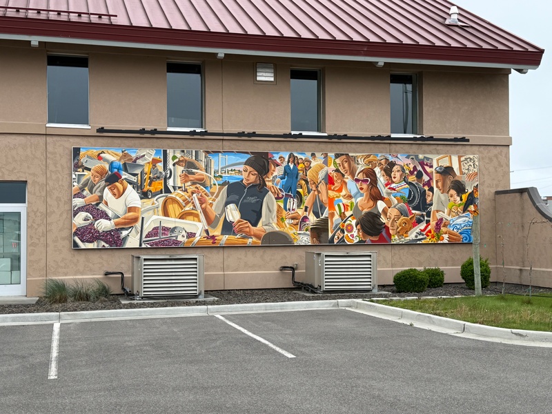 mural in Kennewick by artist unknown.