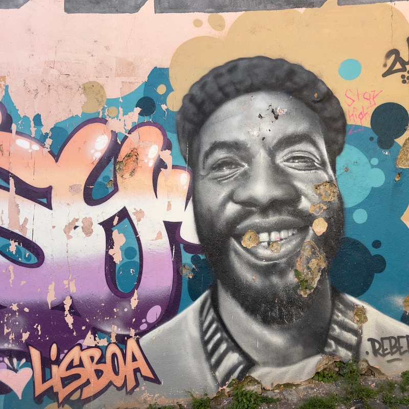 mural in Lisboa by artist unknown.