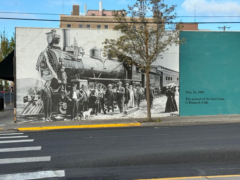 mural in Klamath Falls by artist unknown.