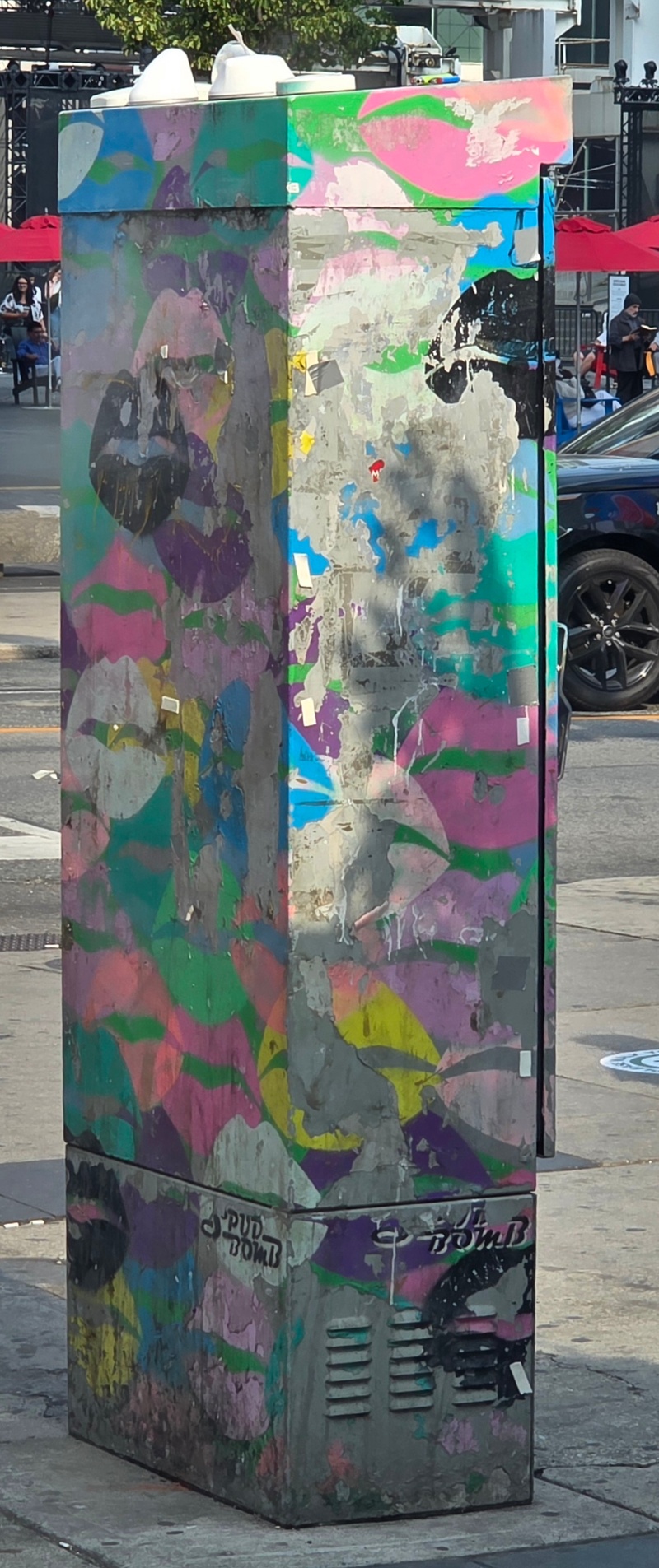 mural in Toronto by artist unknown.
