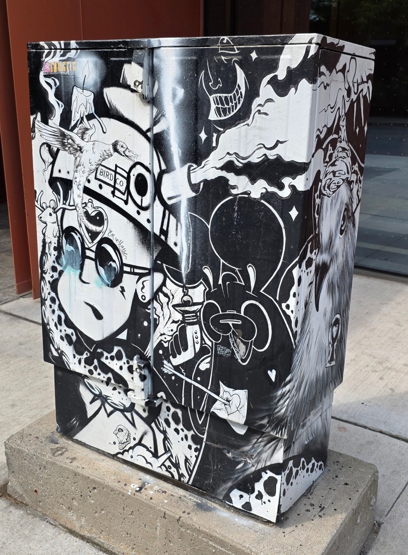 mural in Toronto by artist unknown.