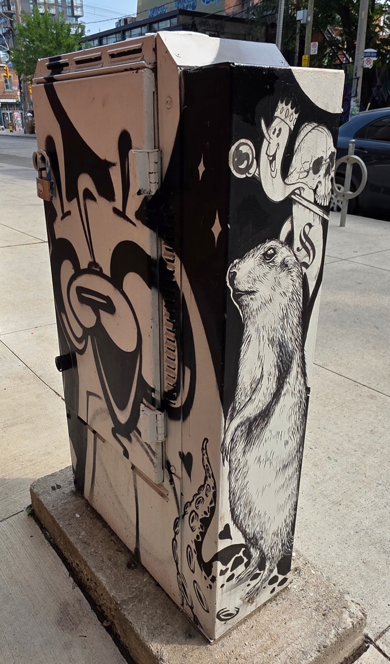 mural in Toronto by artist unknown.