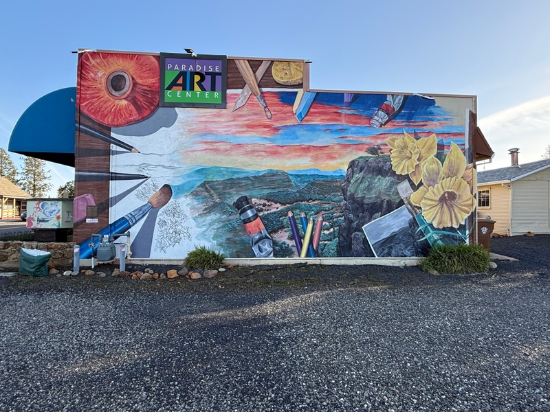 mural in Paradise by artist unknown.