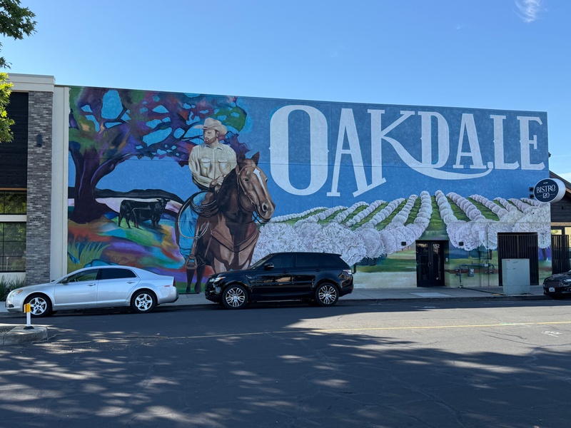 mural in Oakdale by artist unknown.
