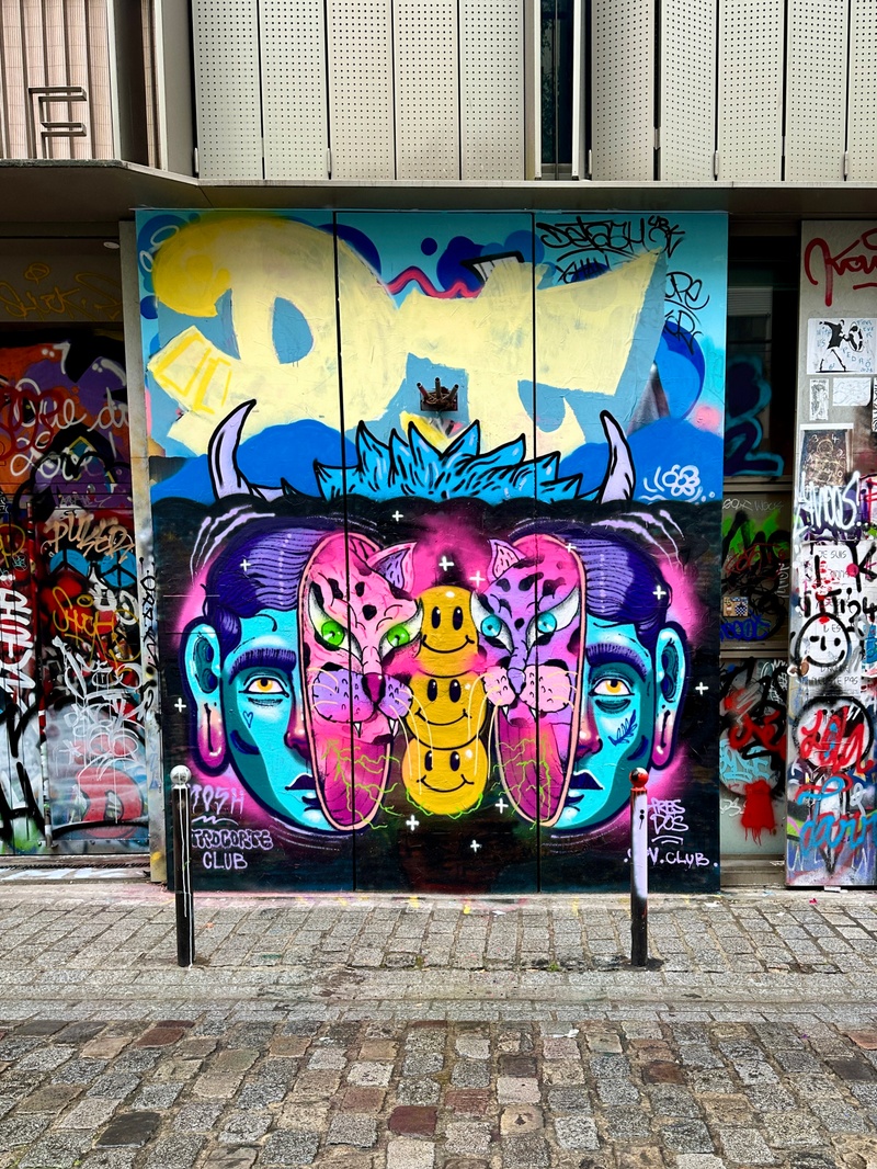 mural in Paris by artist unknown.