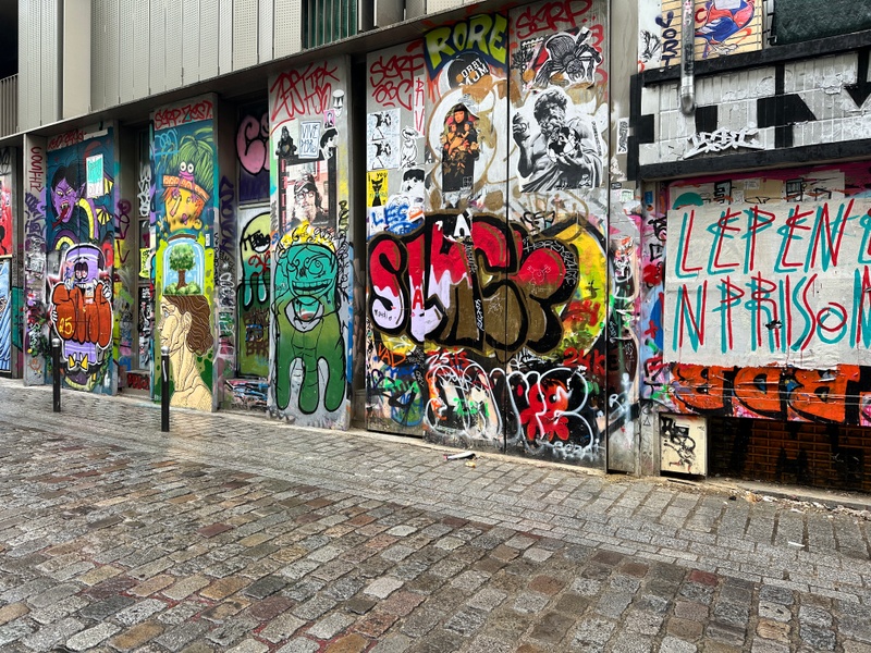 mural in Paris by artist unknown.