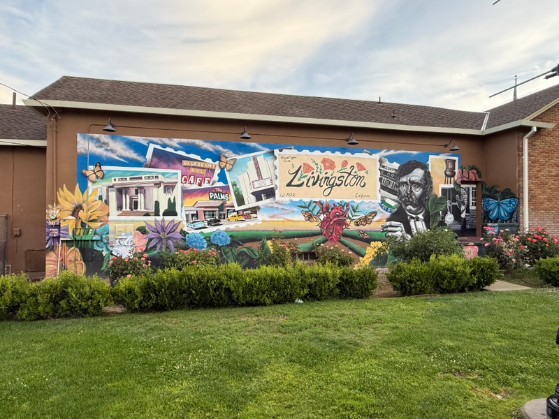 mural in Livingston by artist unknown.
