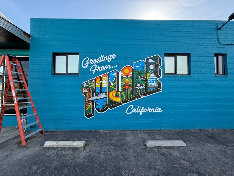 mural in Tulare by artist unknown.