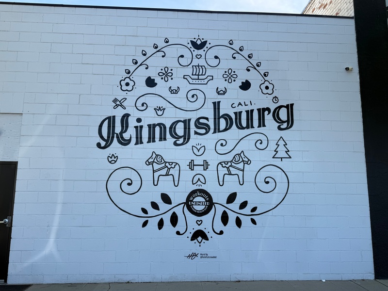 mural in Kingsburg by artist unknown.