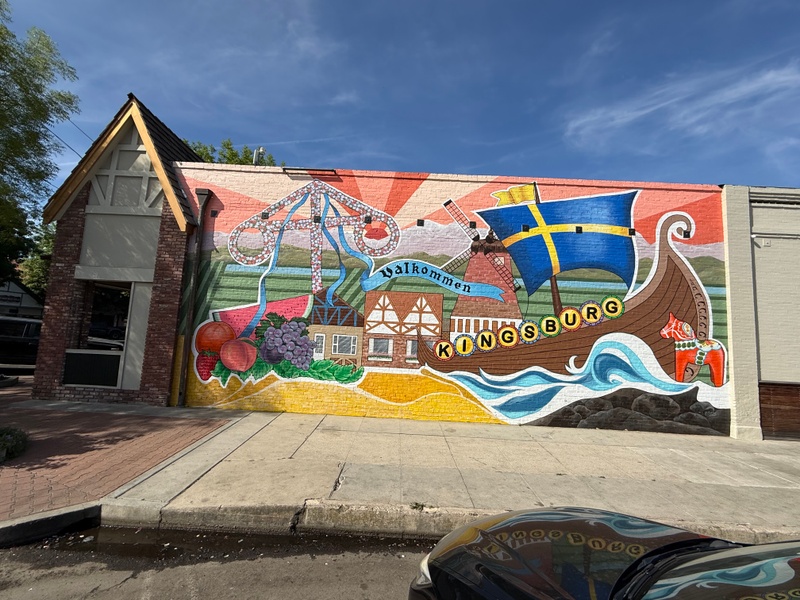 mural in Kingsburg by artist unknown.