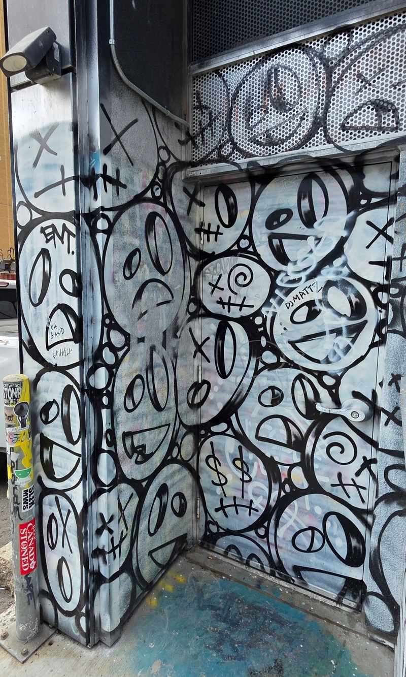 mural in Toronto by artist unknown.
