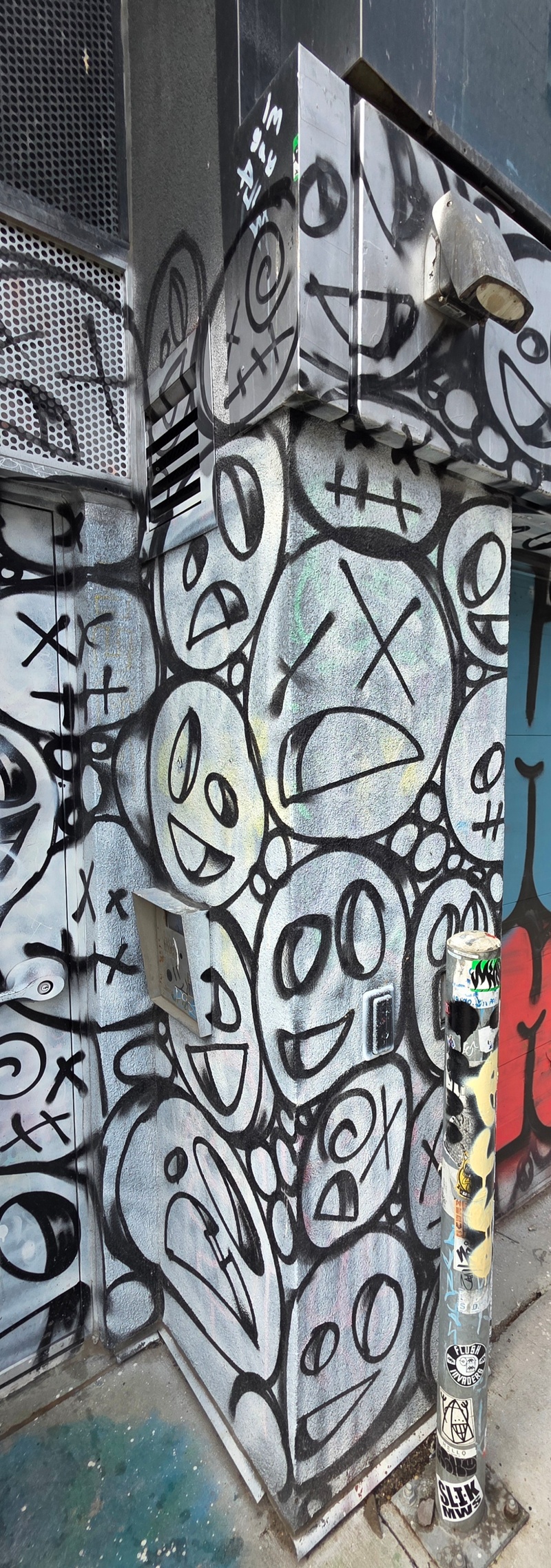 mural in Toronto by artist unknown.