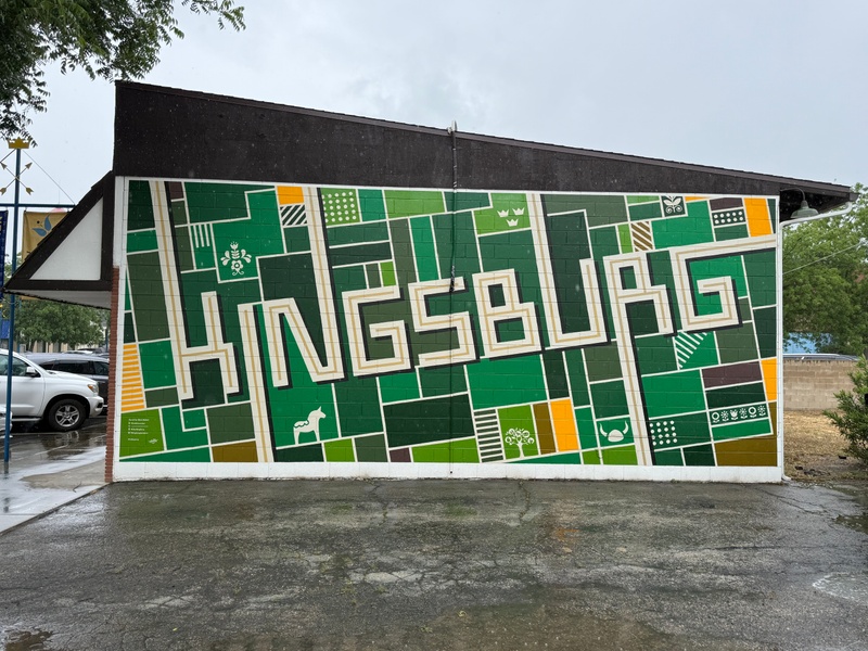 mural in Kingsburg by artist unknown.
