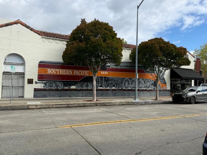 mural in Gilroy by artist unknown.