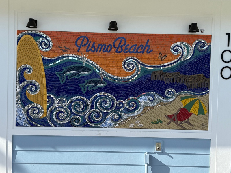 mural in Pismo Beach by artist unknown.