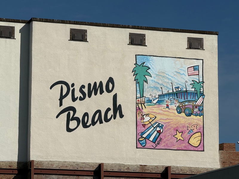 mural in Pismo Beach by artist unknown.