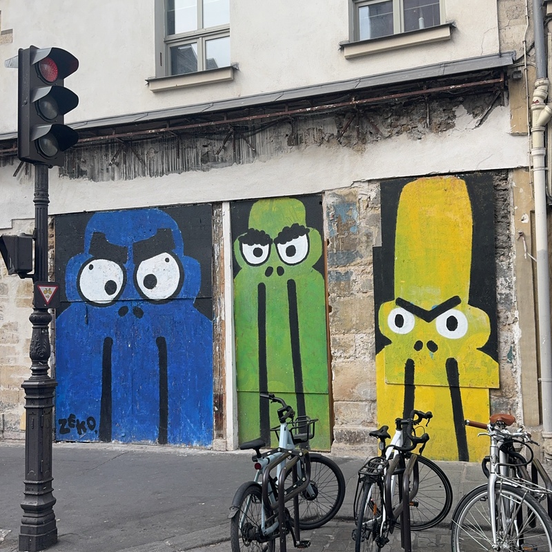 mural in Paris by artist unknown.