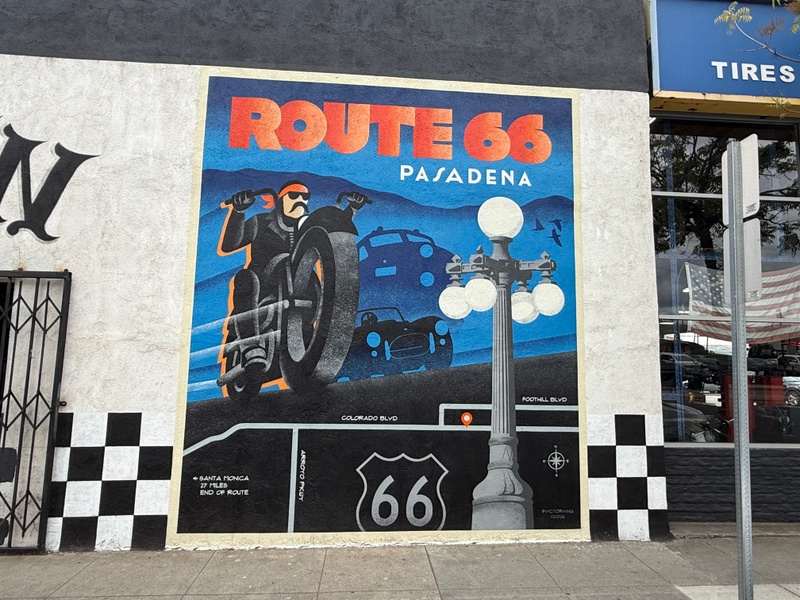 mural in Pasadena by artist unknown.