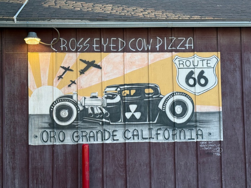 mural in  by artist unknown.