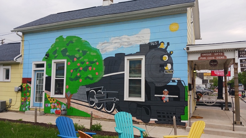 mural in Fort Wayne by artist unknown.
