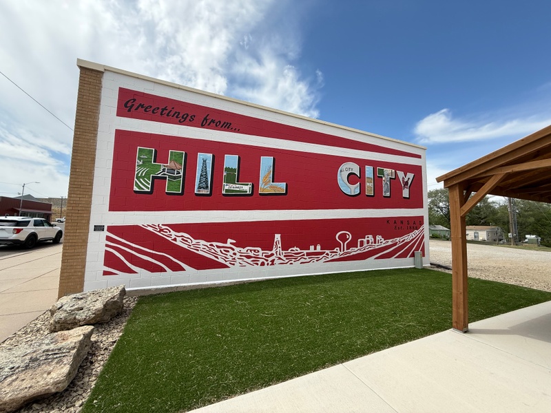 mural in Hill City by artist unknown.
