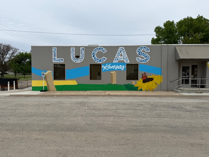 mural in Lucas by artist unknown.