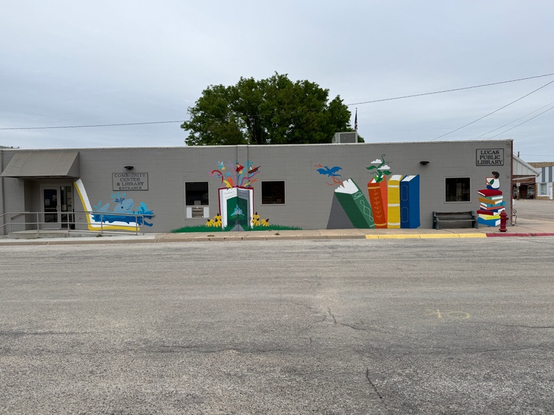 mural in Lucas by artist unknown.
