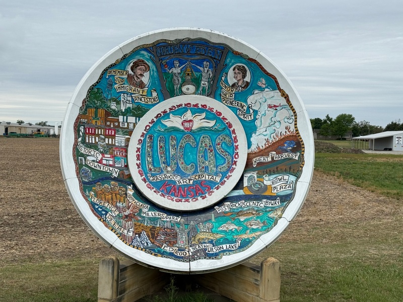 mural in Lucas by artist unknown.