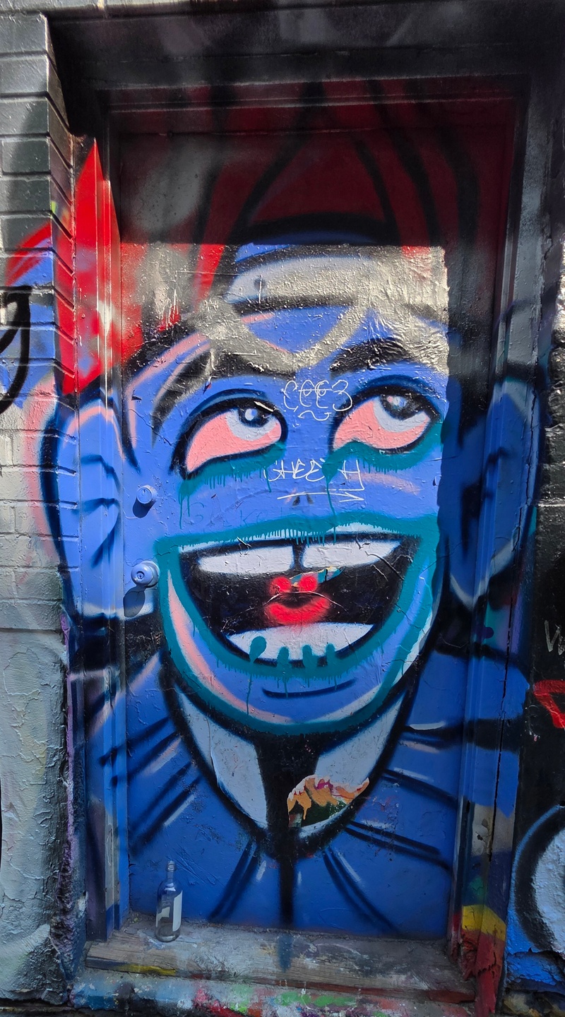 mural in Toronto by artist unknown.