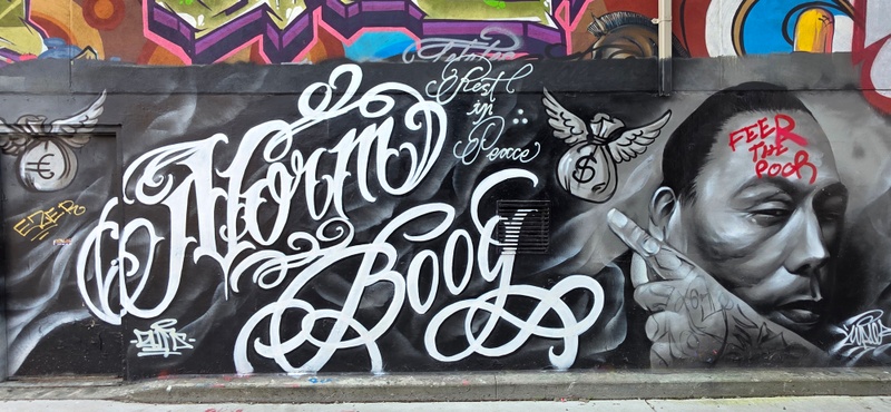 mural in Toronto by artist unknown.