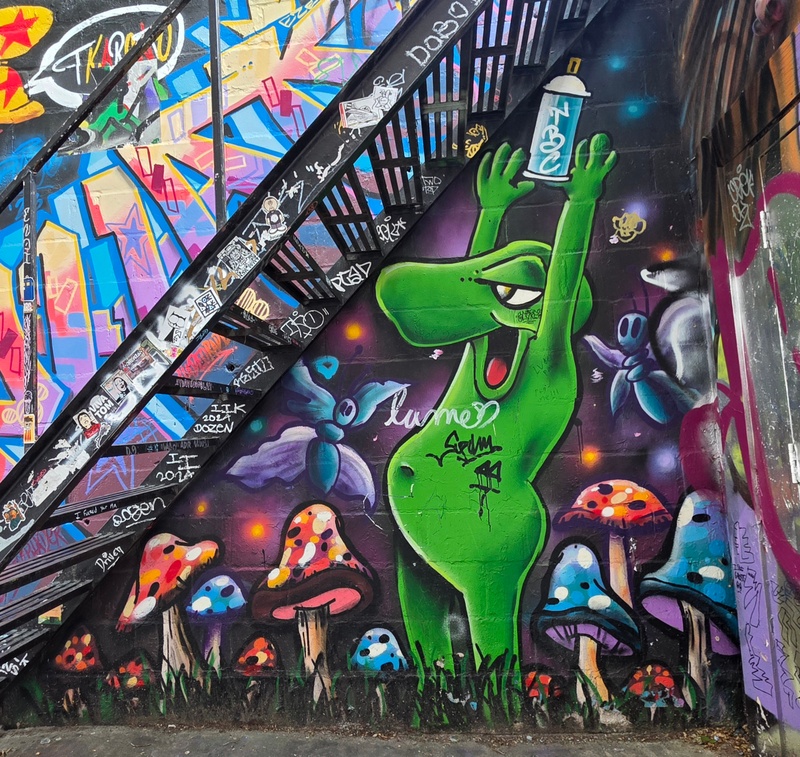 mural in Toronto by artist unknown.