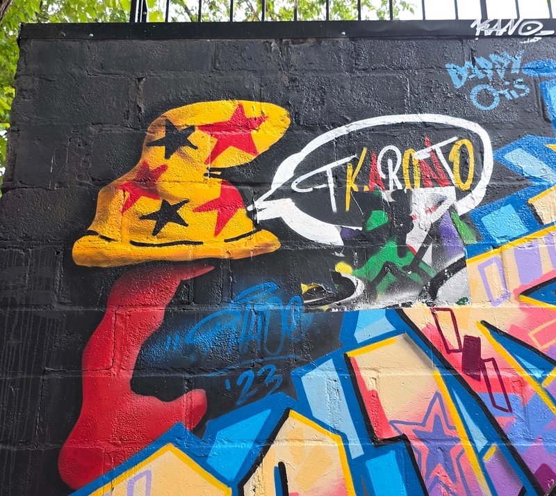 mural in Toronto by artist unknown.