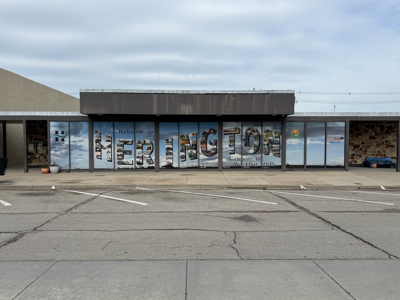 mural in Herington by artist unknown.