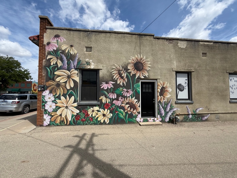 mural in Clay Center by artist unknown.