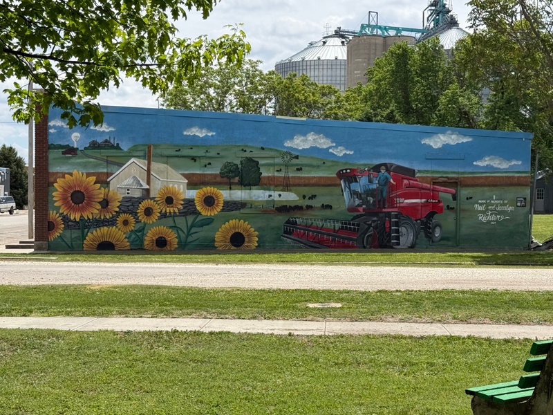mural in Green by artist unknown.
